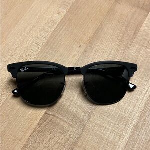 Ray-Ban Classic Black Sunglasses